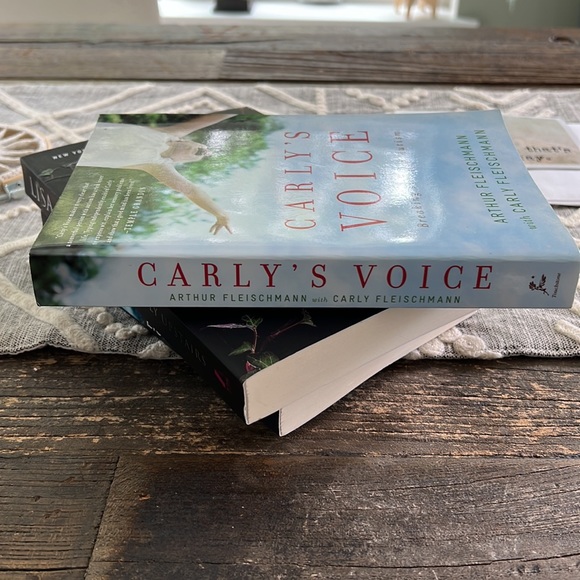 📚 4/$20 CARLY’S VOICE - Autism - by Arthur & Carly Fleischmann - Picture 5 of 5